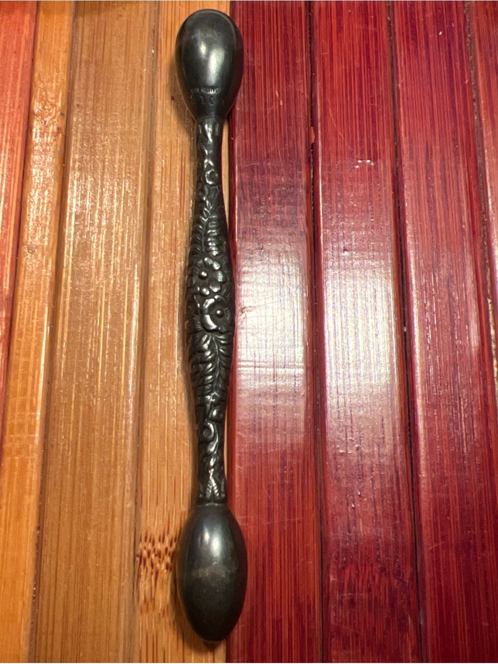 Antique Ornate Sterling Silver Glove Darner Marked 610